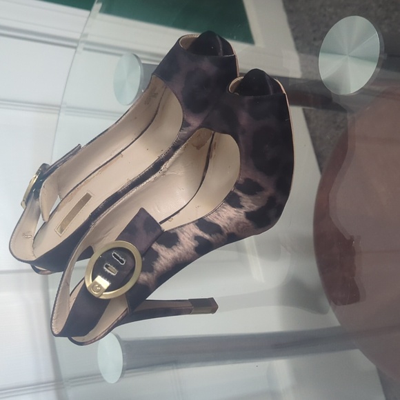 Size 9M GUESS Leopard Stiletto Heels with Platform - Picture 3 of 5